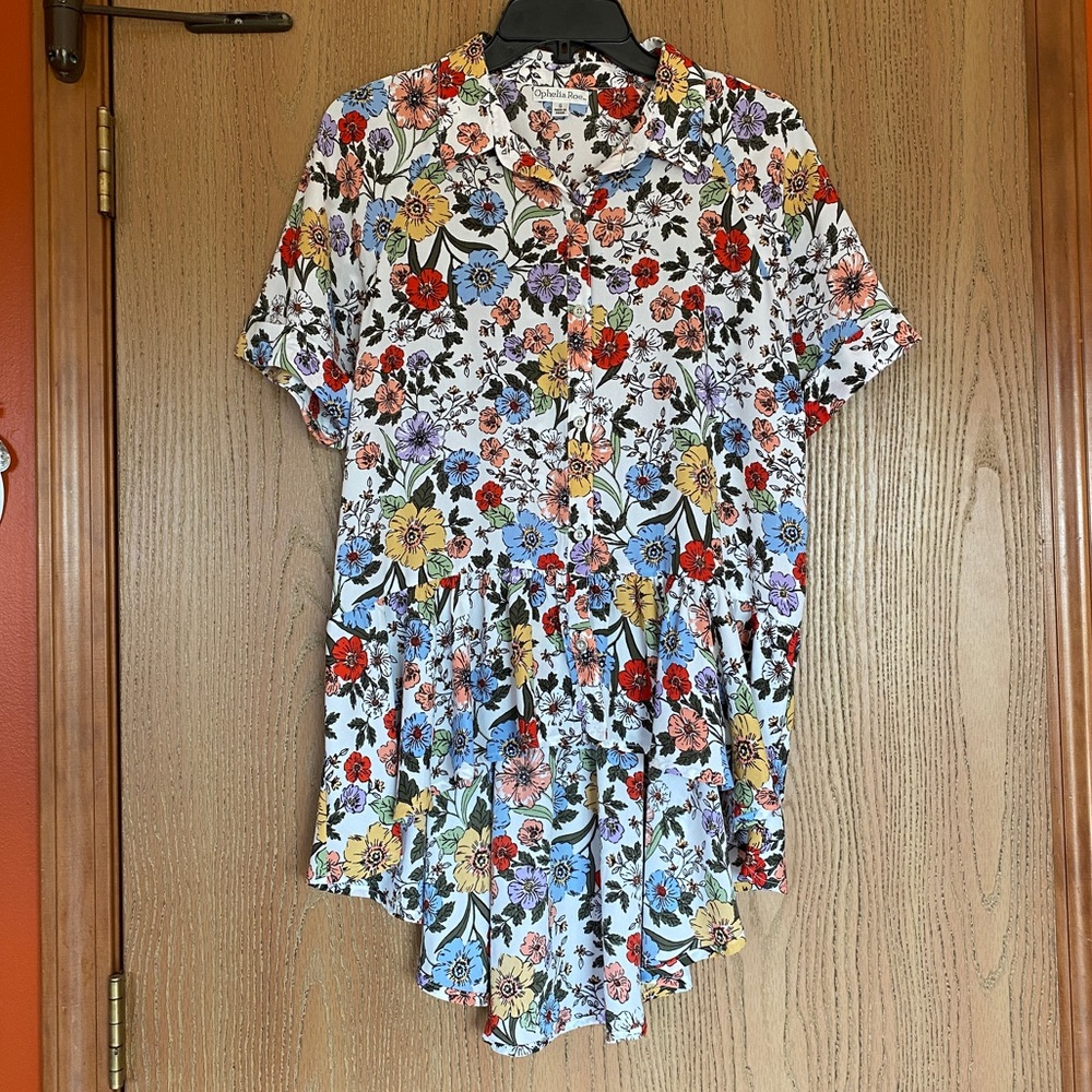 Floral High Low Detail Short Sleeve Button Up Shirt